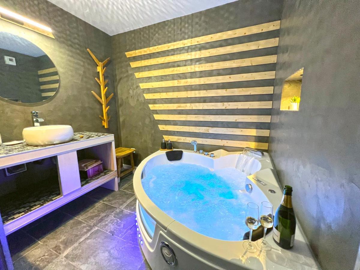 Gite Cosy Avec Jacuzzi Classe 3 Etoiles Poncin Luaran gambar